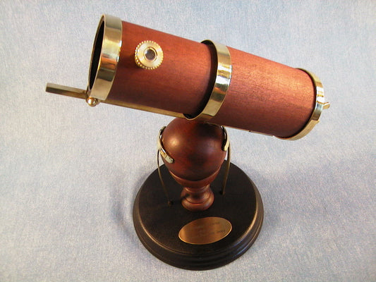 Newtonian Telescope: Replica of Isaac Newton's Original